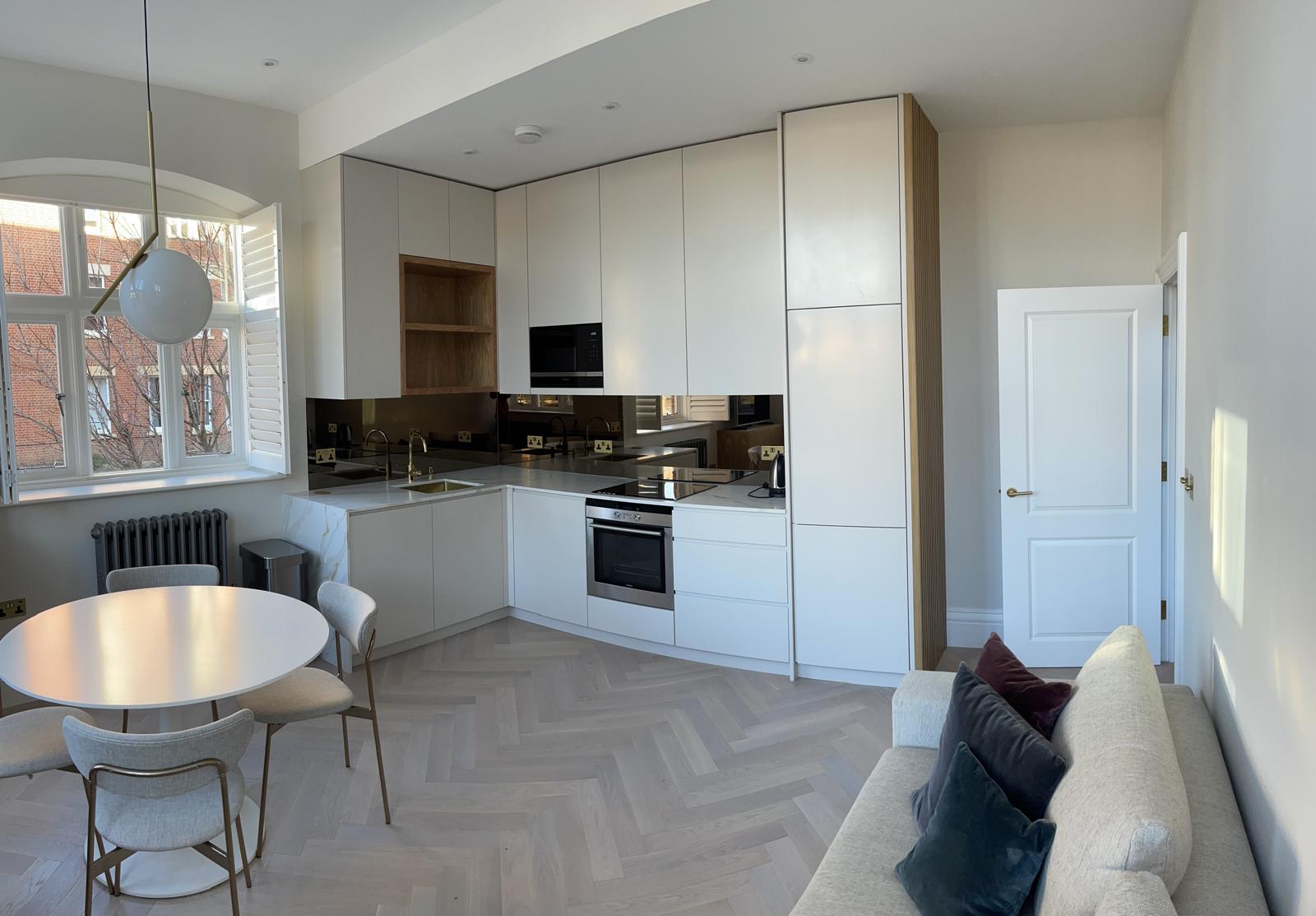 New Level kitchen with a smooth light sprayed finish
